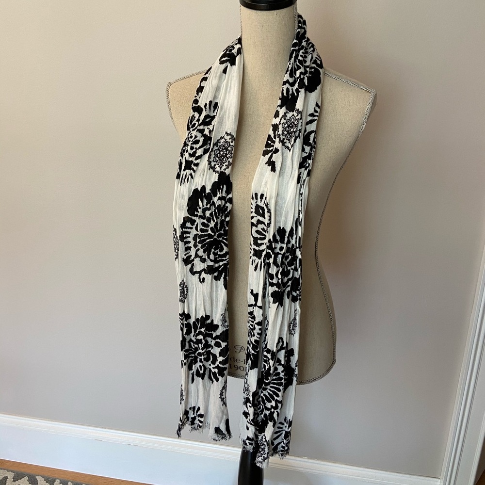 Scarf - Picture 2 of 3